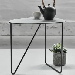 Beistelltisch Metall CURVE LIND DNA Höhe 45 cm