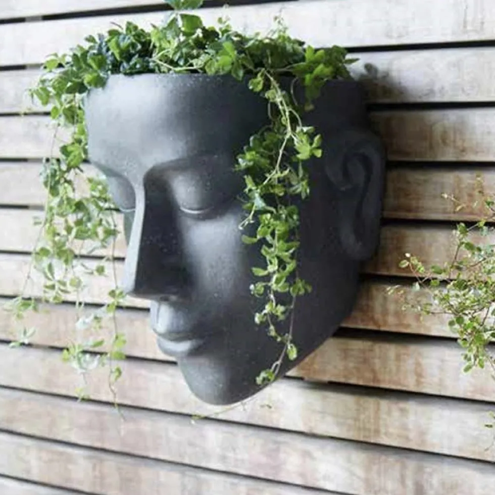 Design Wand-Blumentopf Gesicht Grau Höhe 42 cm – Outdoor Pflanzkopf in Zementoptik