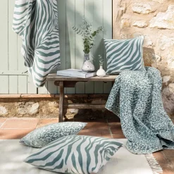Dezenter Savannen-Flair: Hochwertiges Jacquard-Plaid Leopardo in Jade-Grün – 140×180 cm