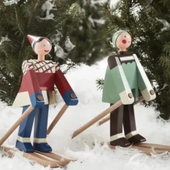 Kay Bojesen Skiläuferin Datti rot Höhe 15 cm