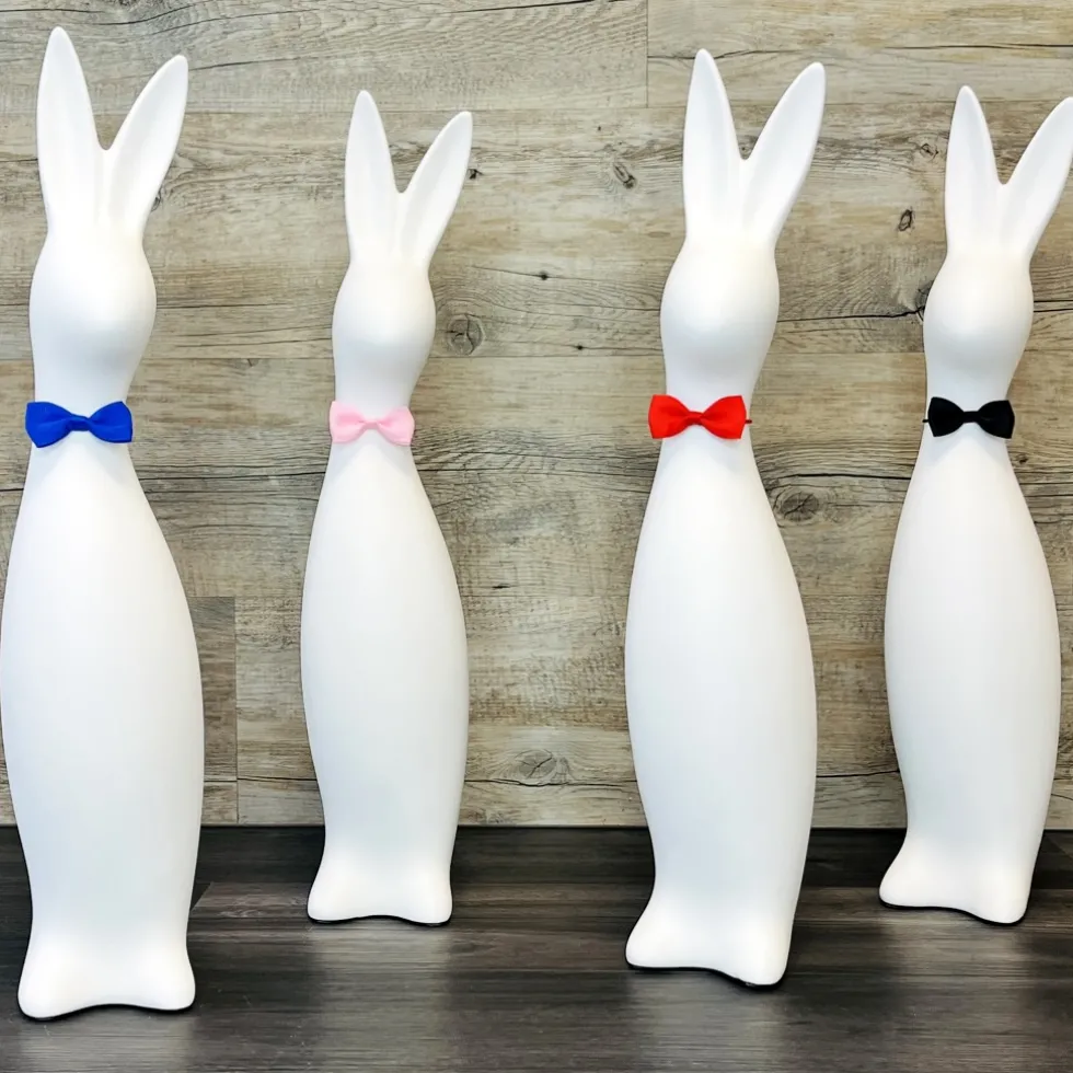 Keramik Deko Osterhase mit Fliege Bowie weiß matt H 50 cm