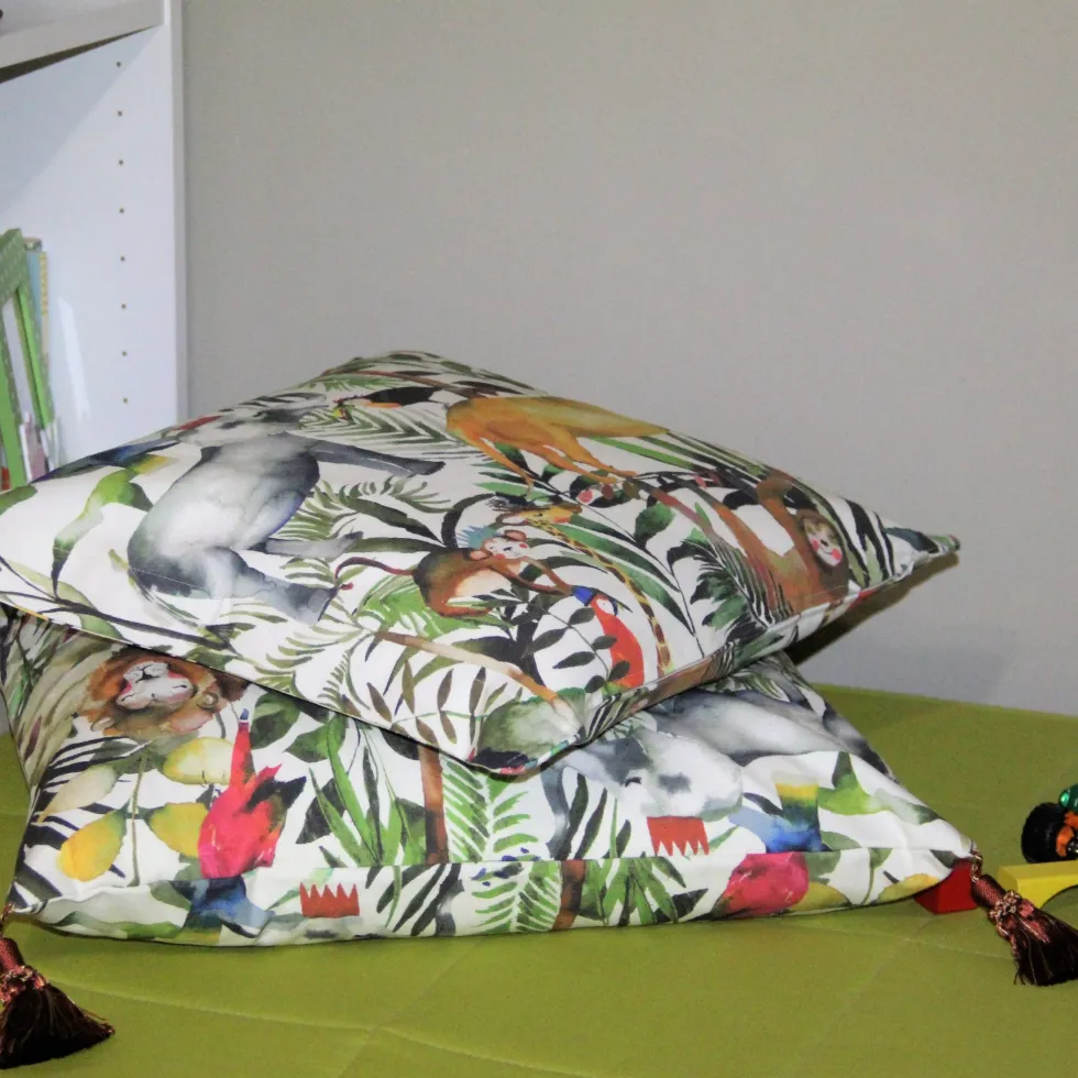 Kinderkissen 50×50 cm MY WORLD KING OF THE JUNGLE safari mit Quasten