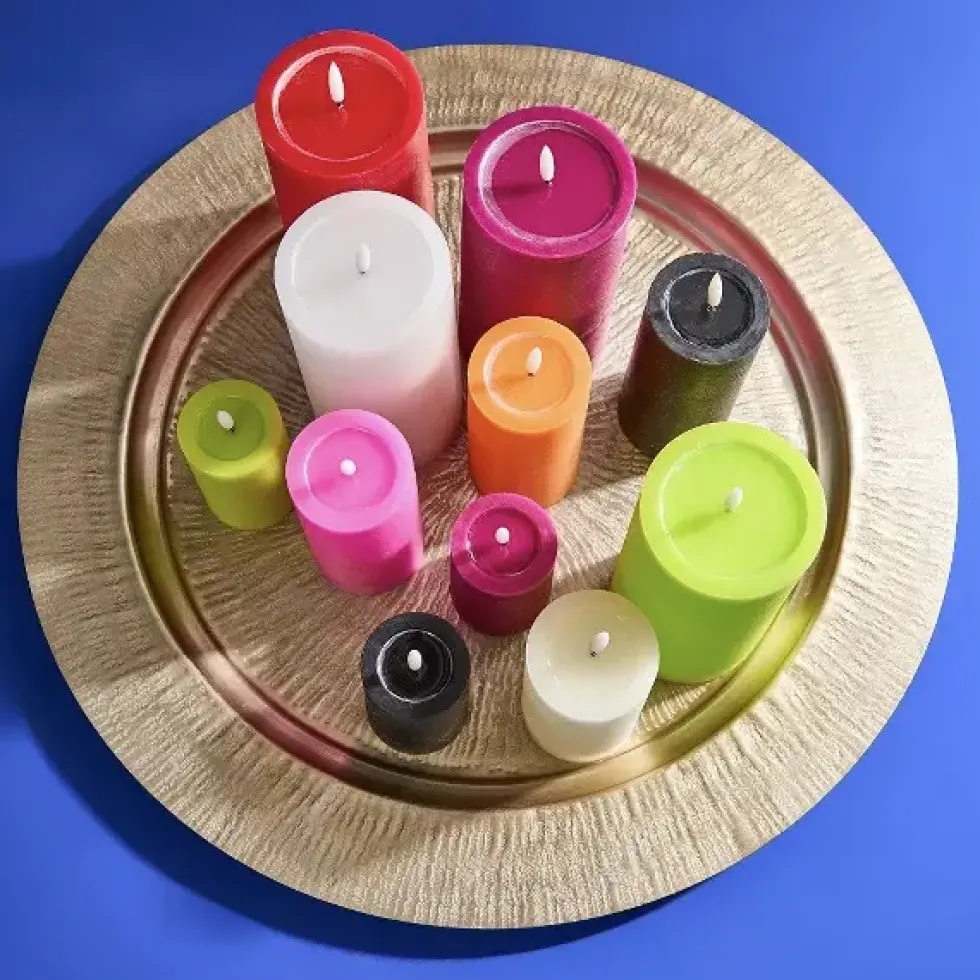 LED Kerze weiß mit Schmelzeffekt Höhe 18 cm