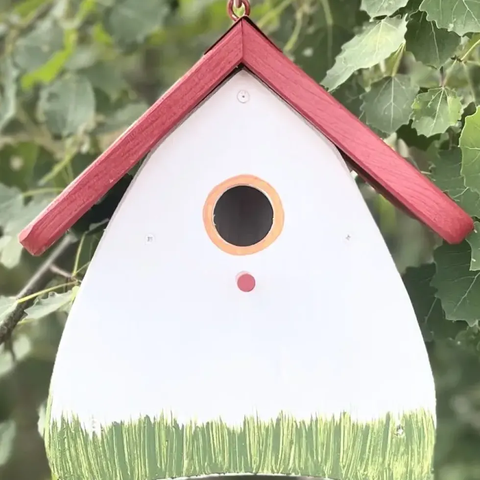 Nistkasten zum Aufhängen AUENLAND weiß Vogelvilla Höhe 23 cm