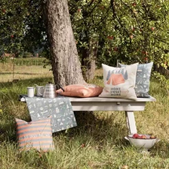 Outdoor Kissen Magma Camping Allover 40×40 cm