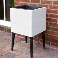 Pflanzkübel auf Füßen Carlotta creme 46×46 cm