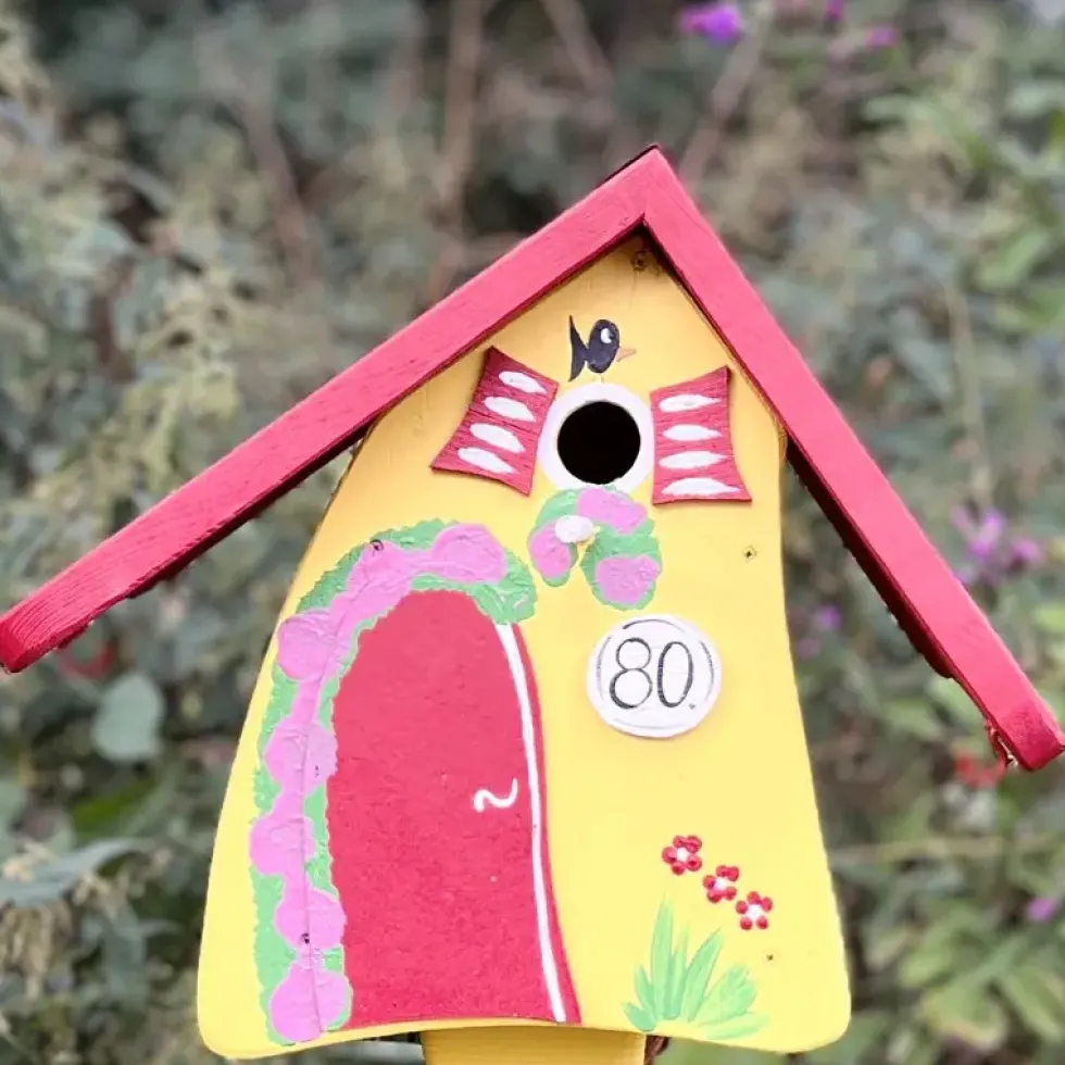 Vogelhaus Nistkasten mit Ständer 80 GEBURTSTAG Vogelvilla Höhe 33 cm